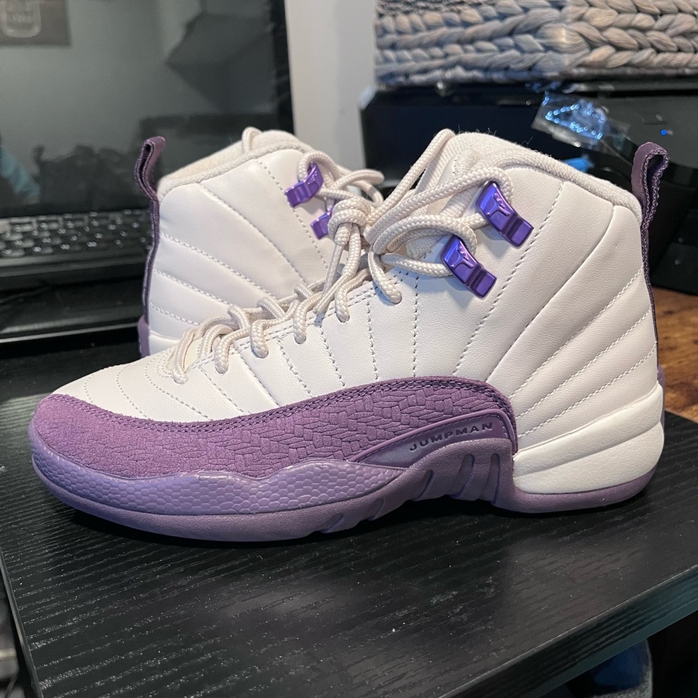 Air Jordan 12 Retro GS Pro Purple Desert Sand 4Y 5.5W
